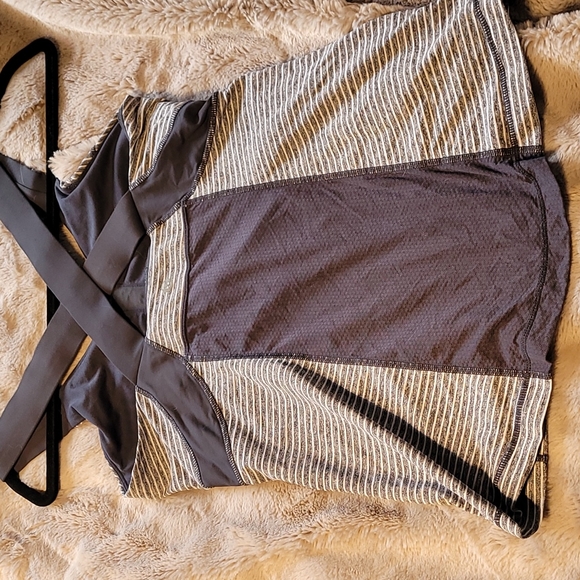 Lululemon Tank - Picture 2 of 4